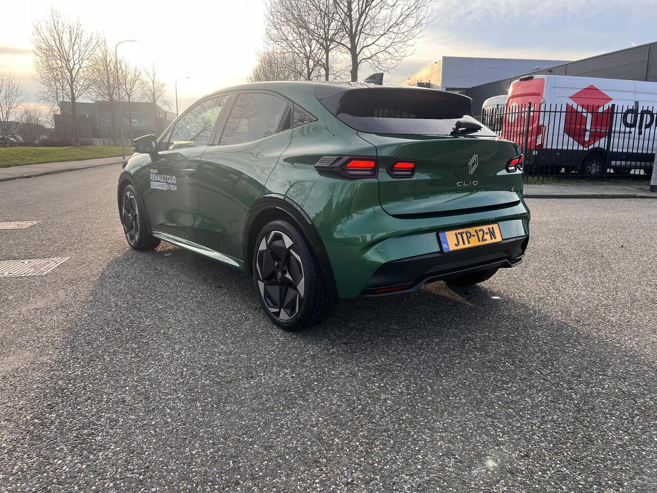 Renault CLIO 1.8 Hybrid 160 techno / PACK PREMIERE FULL HYBRID