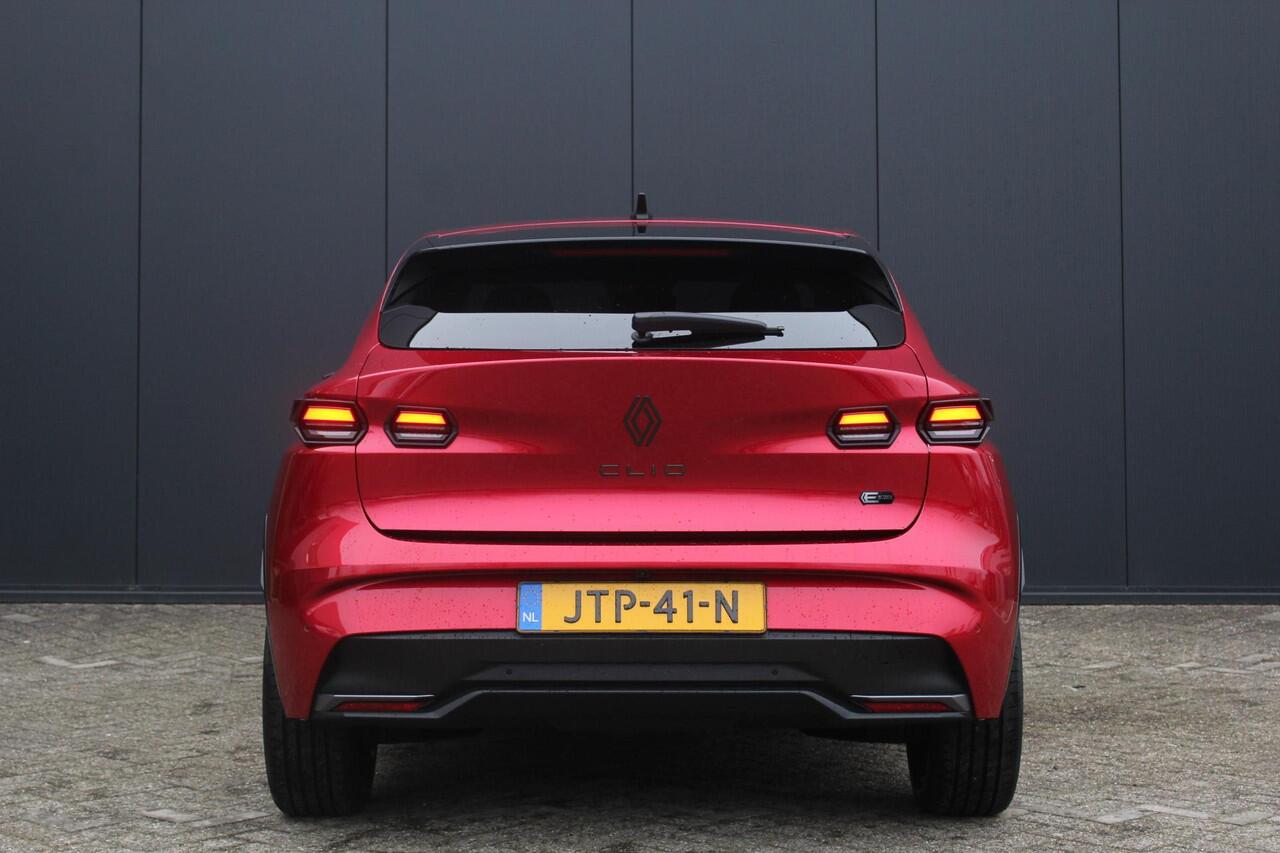 Renault CLIO 1.8 Hybrid 160Pk esprit Alpine | Google Navigatie | Apple & Android Carplay | Parkeersensoren Voor & Achter | 360 Camera | Climate Control | Stoel & Stuurverwarming | Keyless Entry | Privacy Glass |