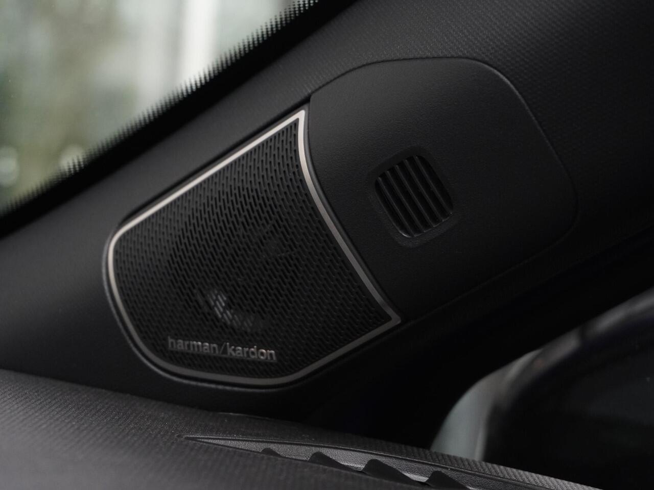 Renault CLIO 1.8 Hybrid 160 esprit Alpine AUTOMAAT / NU IN DE SHOWROOM IN HOOFDDORP / DIRECT RIJDEN / 5 JAAR GARANTIE / HARMAN KARDON / NAVI / SPORTSTOELEN / CAMERA / BLINDSPOT / ADAPT. CRUISE / 18'' LMV