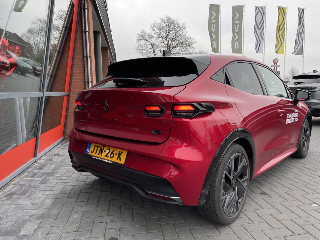 Renault CLIO 1.8 Hybrid 160 esprit Alpine / Pack Winter & Parking / Harman Kardon Premium Sound / Vraag naar beschikbaarheid