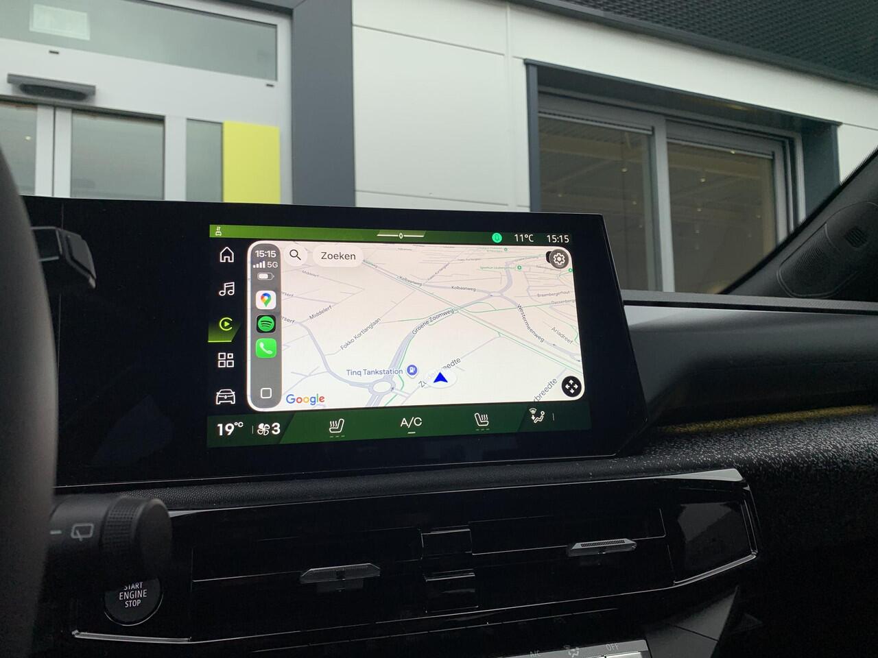 Renault CLIO 1.8 Hybrid 160 techno | Pack Premiere t.w.v. ¤1.400,- | Stoelverwarming | Dodehoekdetectie | 3D Around view camera