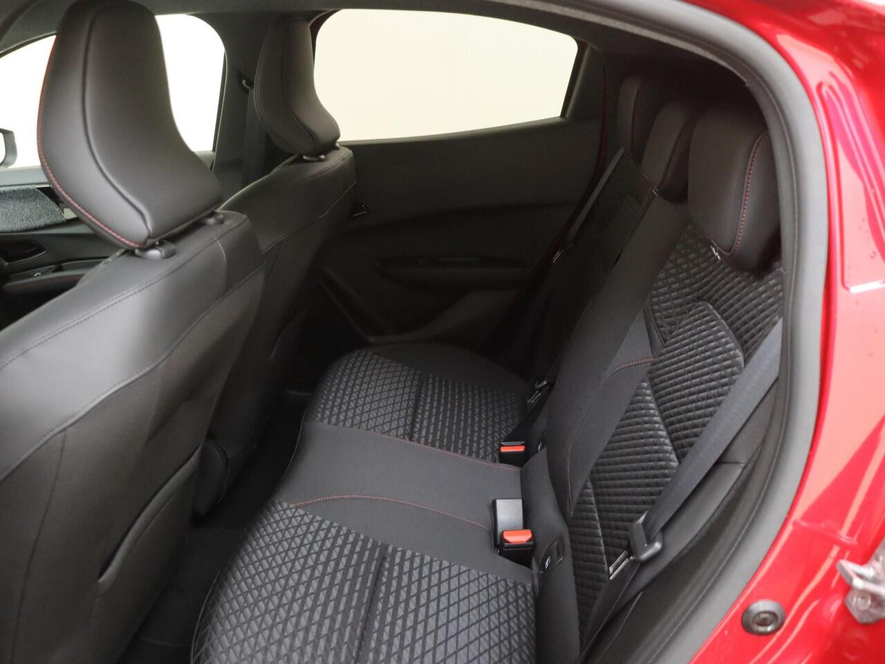 Renault CLIO 1.8 Hybrid 160 esprit Alpine Navigatie | Harman Kardon | 360 camera | Winter pack