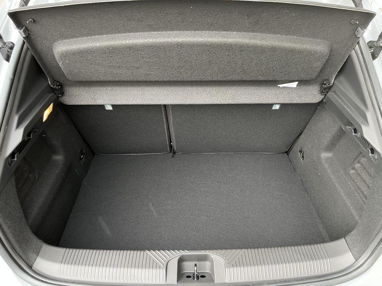 Renault CLIO 1.8 Hybrid 160 Techno | Pack Première | Direct Leverbaar