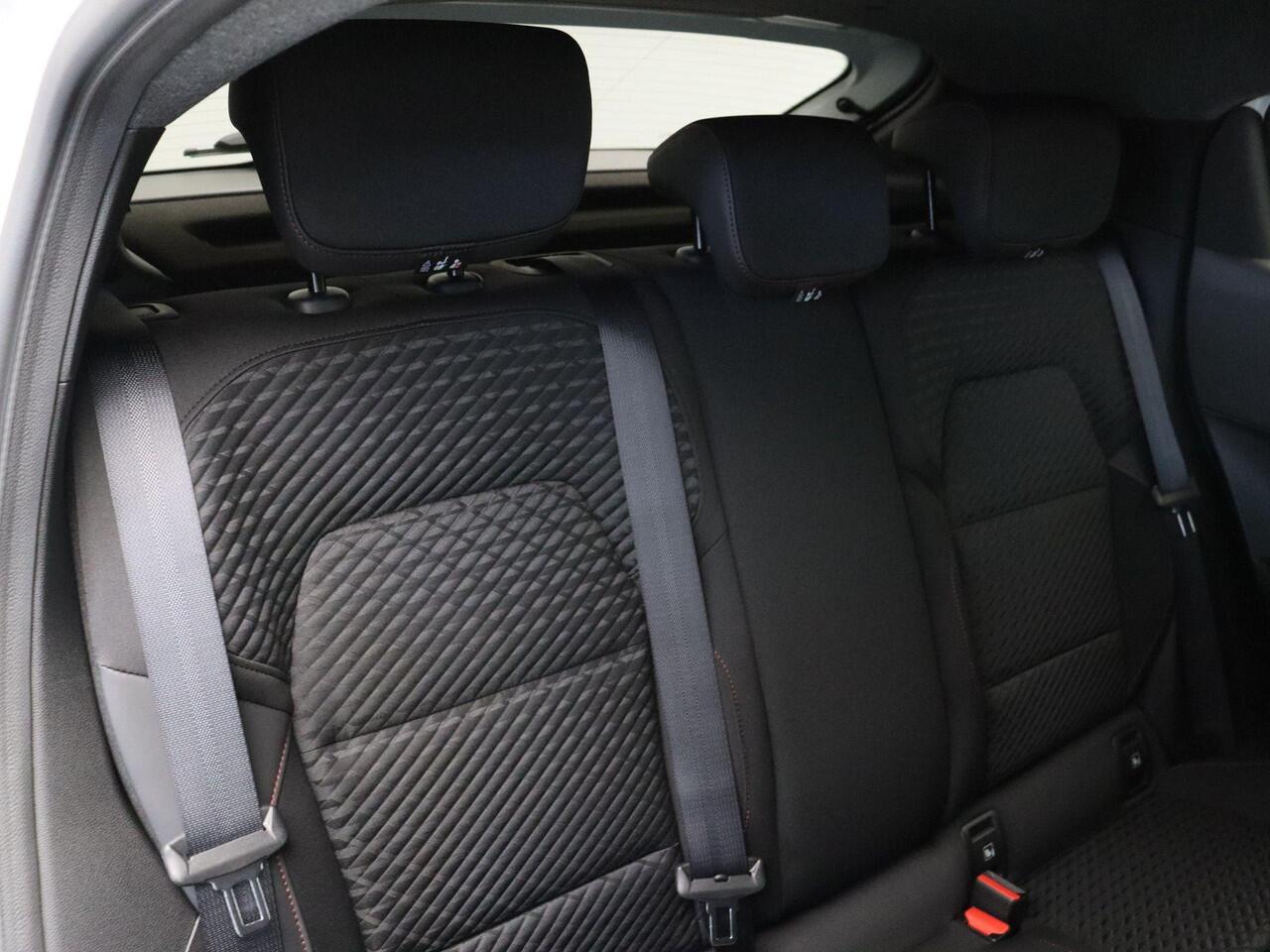 Renault CLIO Hybrid 160pk techno | Vijf jaar garantie | Stoelverwarming | 18" lichtmetalen velgen | 360 graden camera |