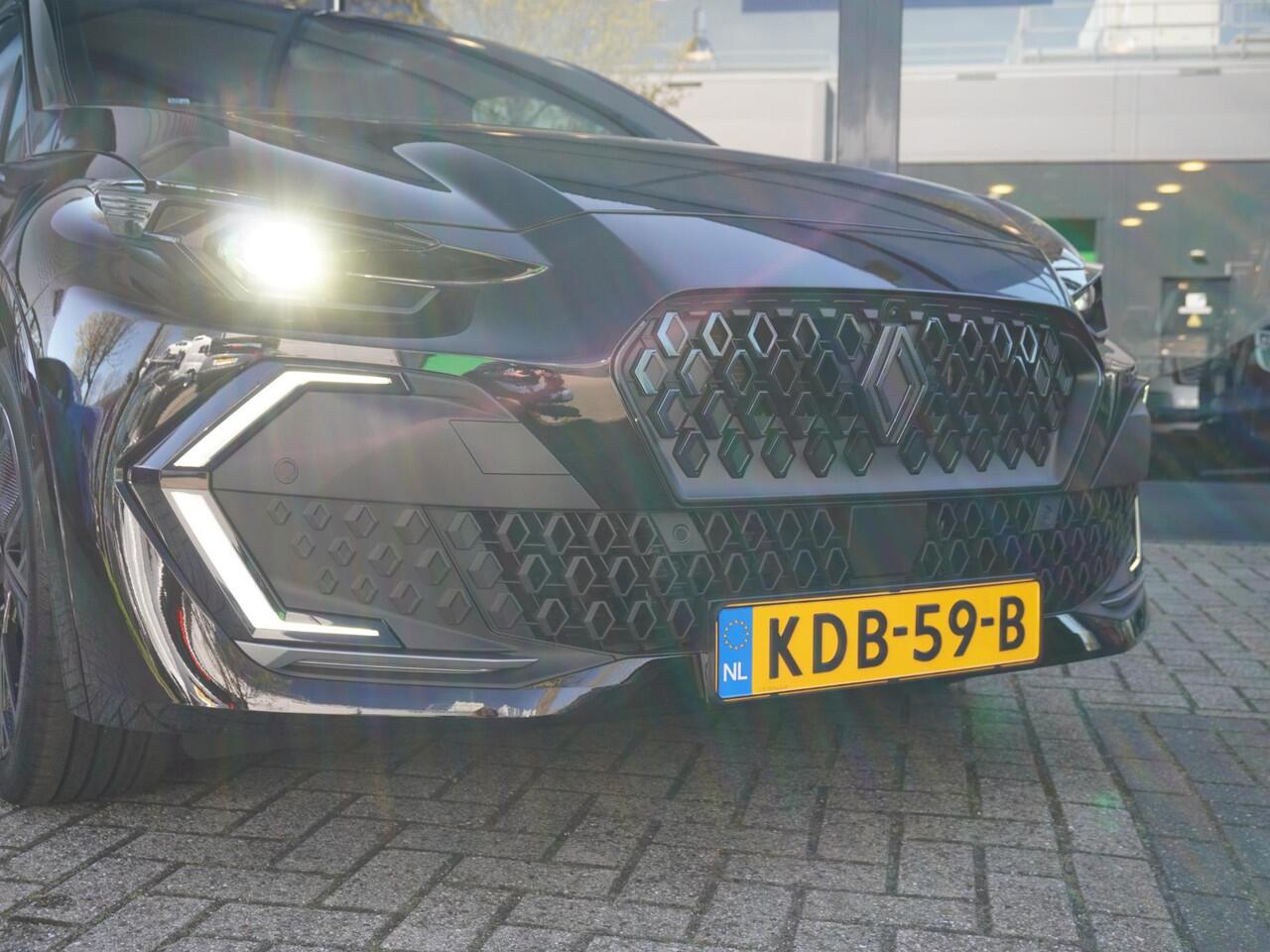 Renault CLIO 1.8 Hybrid 160 esprit Alpine / FULL OPTION / NIEUW / DIRECT RIJDEN / HARMAN KARDON / STOELV. / STUURV. / 360° CAMERA / NAVI / SPORTSTOELEN / CAMERA / BLINDSPOT / ADAPT. CRUISE / 18'' LMV
