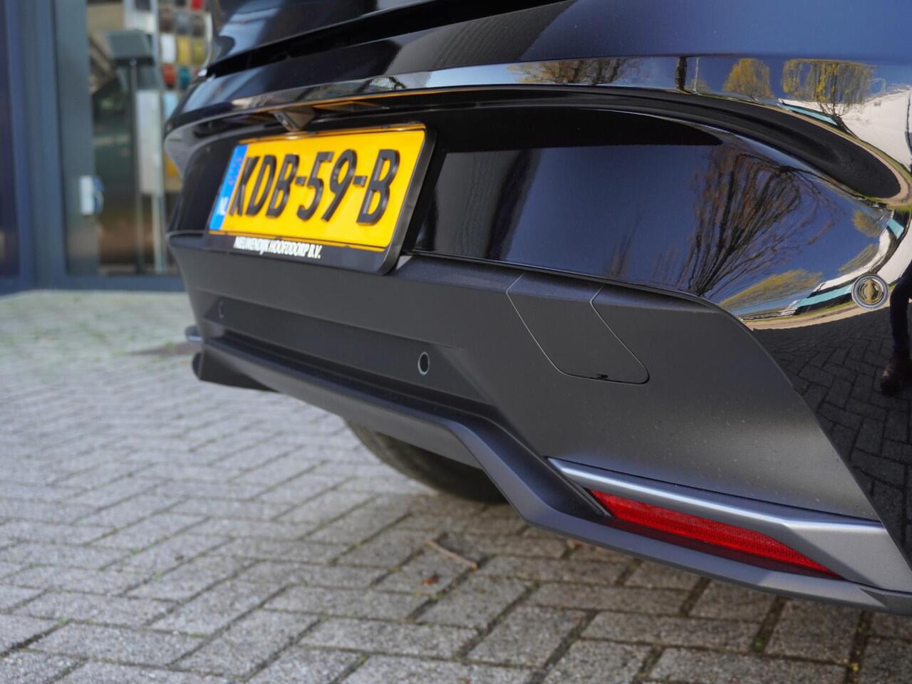 Renault CLIO 1.8 Hybrid 160 esprit Alpine / FULL OPTION / NIEUW / DIRECT RIJDEN / HARMAN KARDON / STOELV. / STUURV. / 360° CAMERA / NAVI / SPORTSTOELEN / CAMERA / BLINDSPOT / ADAPT. CRUISE / 18'' LMV