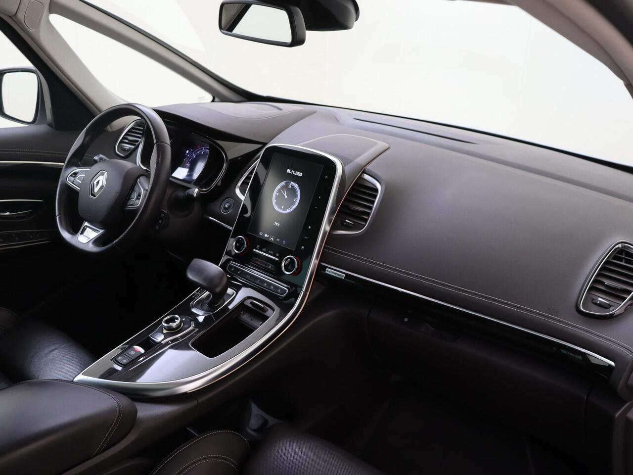 Renault ESPACE 1.8 TCe Initiale Paris 7p. Panoramadak / Bi Colour Leder / 4 control / Full Led