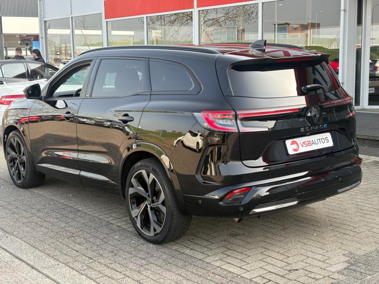 Renault ESPACE E-TECH FULL HYBRID 200 ESPRIT ALPHINE 12-2023. 7PERS AUT. PANO 360-CAMERA LED