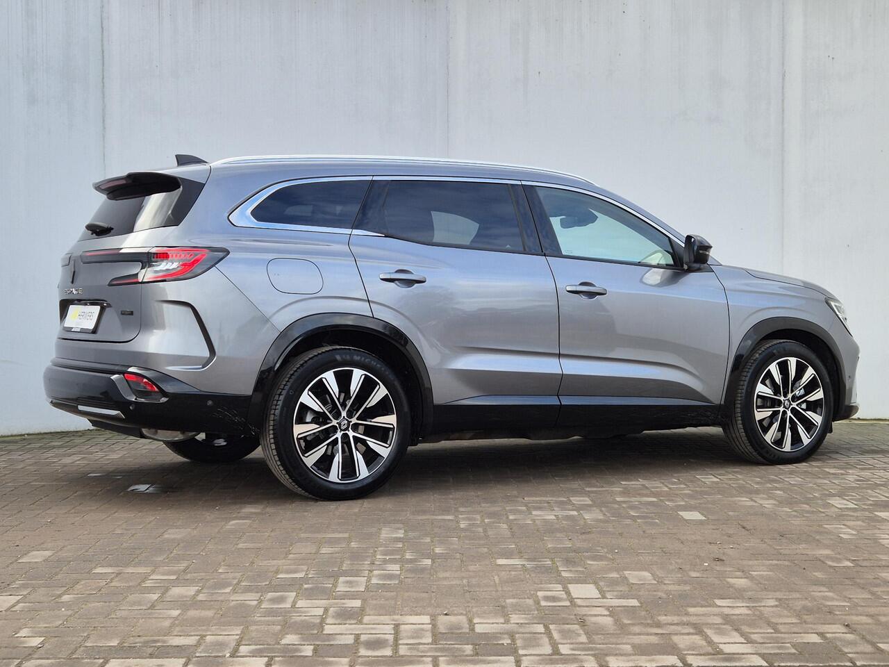 Renault ESPACE E-Tech Full Hybrid 200 techno 7p. / 360 Graden Camera / Adaptief Cruise Control / Elektrische Achterklep / / Navigatie / Apple Carplay & Android Auto / Lichtmetalen Velgen 19" /