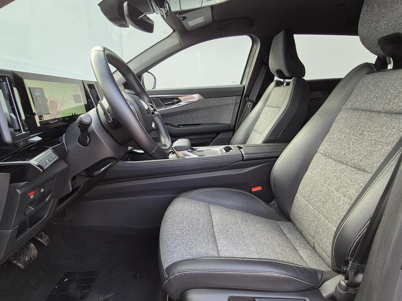 Renault ESPACE E-Tech Full Hybrid 200 techno 7p. / 360 Graden Camera / Adaptief Cruise Control / Elektrische Achterklep / / Navigatie / Apple Carplay & Android Auto / Lichtmetalen Velgen 19" /