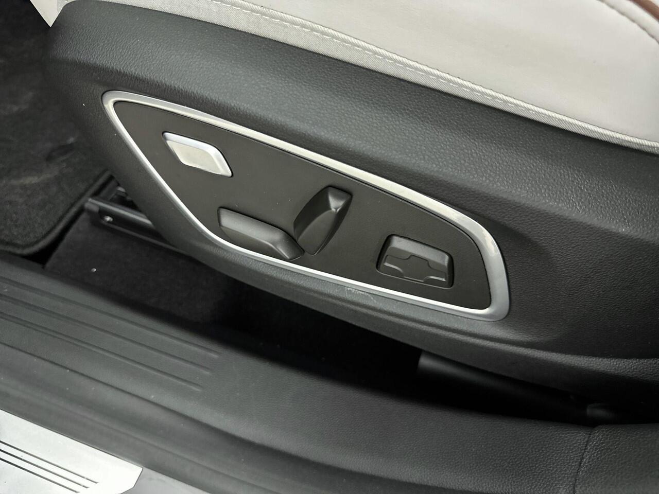 Renault ESPACE E-Tech full hybrid 200Pk iconic 7p. Automaat | Navigatie | Climate Control | Cruise Control Adaptief | 4Control | Apple Carplay/Android Auto | Stoel - en Stuur en Voorruitverwarming | Harman Kardon Premium Sound | Lederen Bekleding 'Initiale Paris' in G