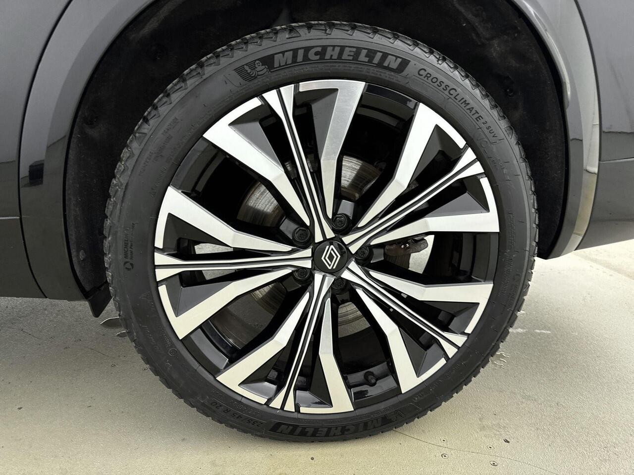 Renault ESPACE E-Tech full hybrid 200Pk iconic 7p. Automaat | Navigatie | Climate Control | Cruise Control Adaptief | 4Control | Apple Carplay/Android Auto | Stoel - en Stuur en Voorruitverwarming | Harman Kardon Premium Sound | Lederen Bekleding 'Initiale Paris' in G