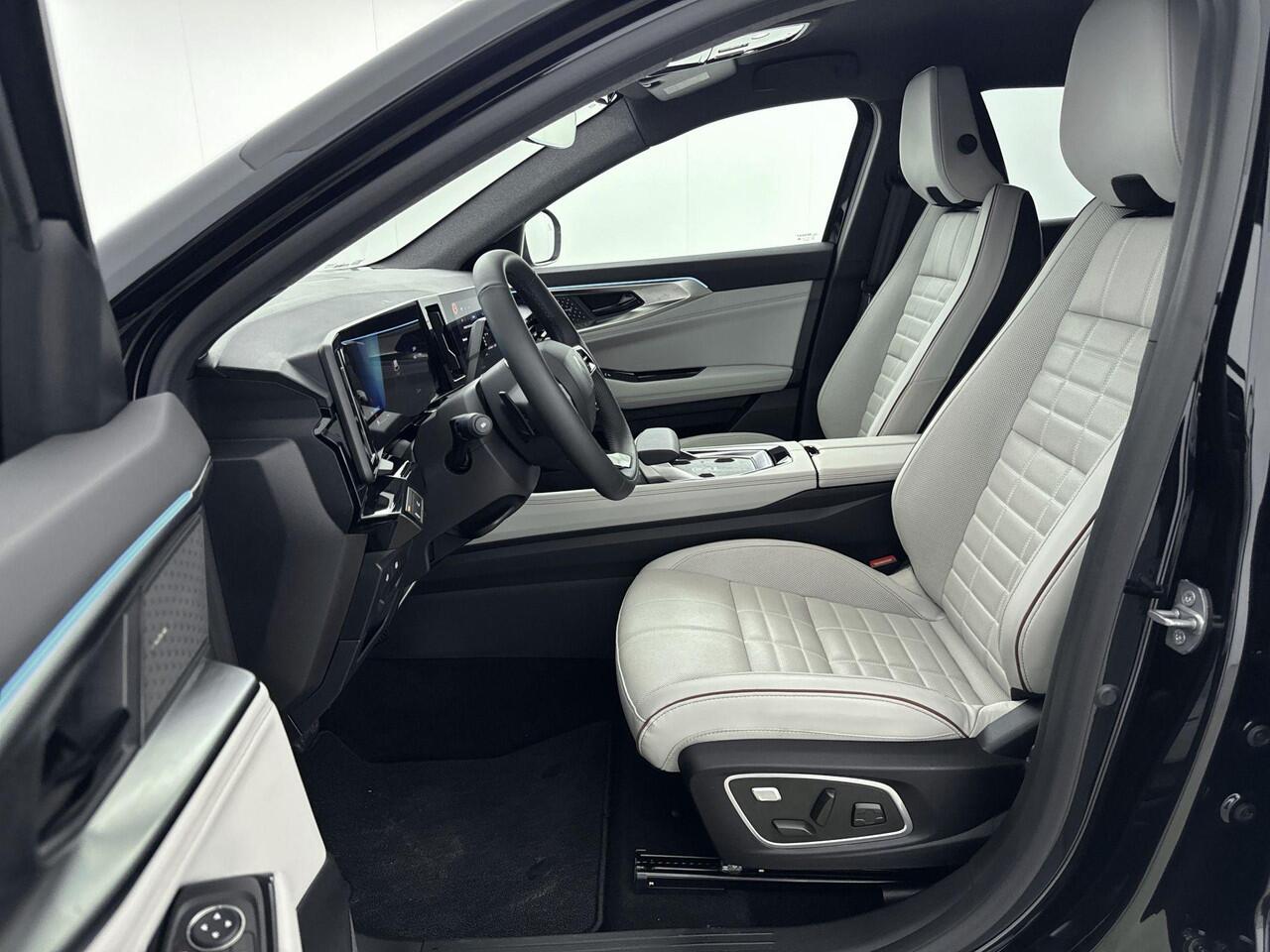 Renault ESPACE E-Tech full hybrid 200Pk iconic 7p. Automaat | Navigatie | Climate Control | Cruise Control Adaptief | 4Control | Apple Carplay/Android Auto | Stoel - en Stuur en Voorruitverwarming | Harman Kardon Premium Sound | Lederen Bekleding 'Initiale Paris' in G