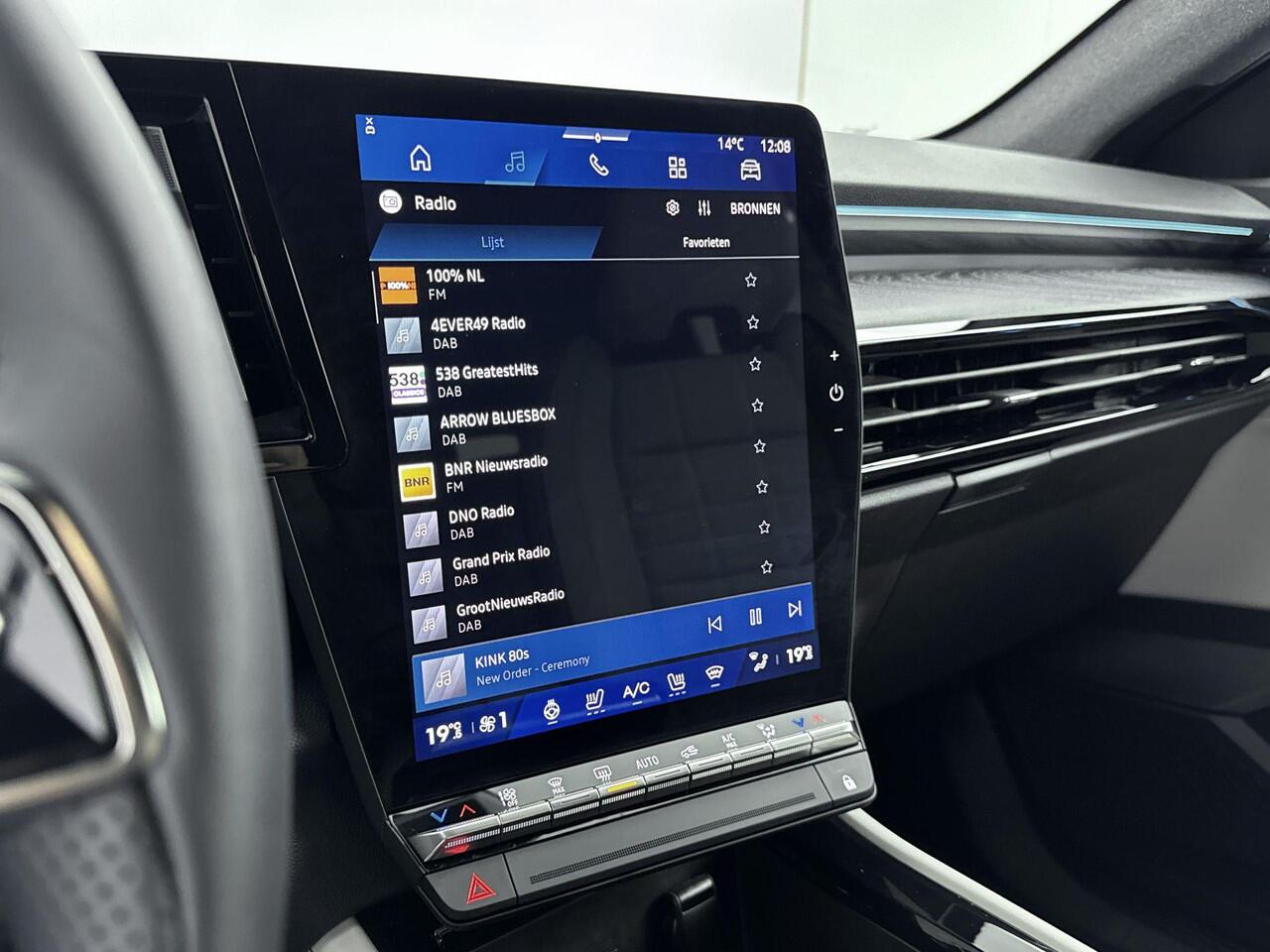 Renault ESPACE E-Tech full hybrid 200Pk iconic 7p. Automaat | Navigatie | Climate Control | Cruise Control Adaptief | 4Control | Apple Carplay/Android Auto | Stoel - en Stuur en Voorruitverwarming | Harman Kardon Premium Sound | Lederen Bekleding 'Initiale Paris' in G