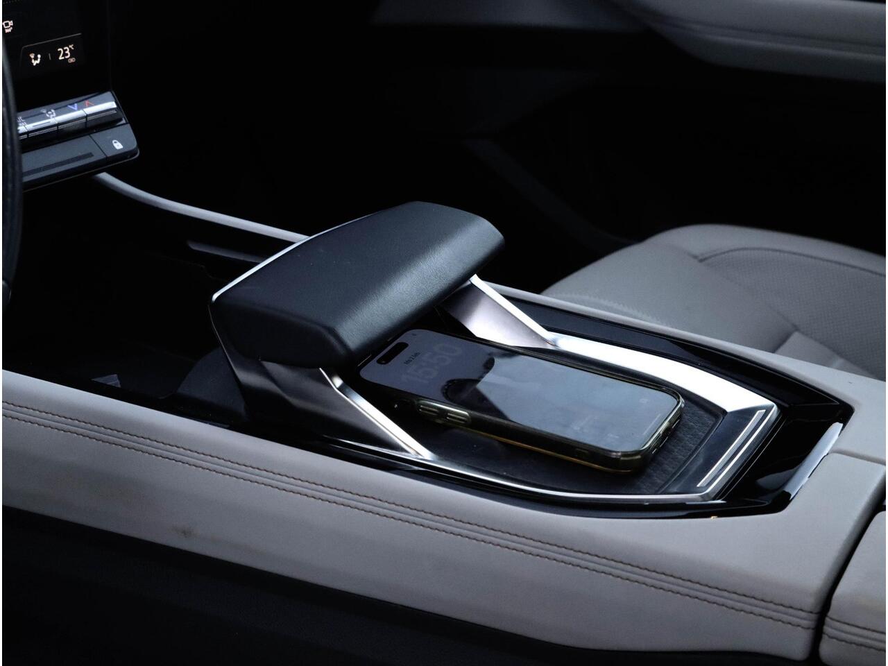 Renault ESPACE E-Tech Hybrid 200 Iconic 7p. Matrix Pano Headup HarmanKardon Garantie t/m 11-2028 of 150.000km