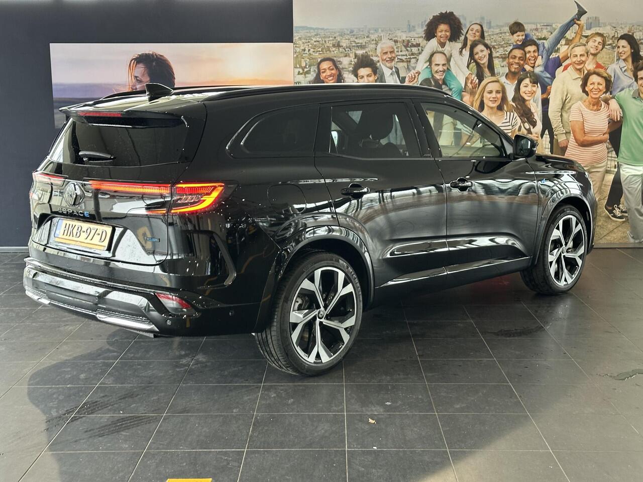 Renault ESPACE E-Tech full hybrid 200 esprit Alpine 5p. DEMO | PANORAMADAK | HARMAN KARDON AUDIO | ADAPTIEVE CRUISE CONTROLE |