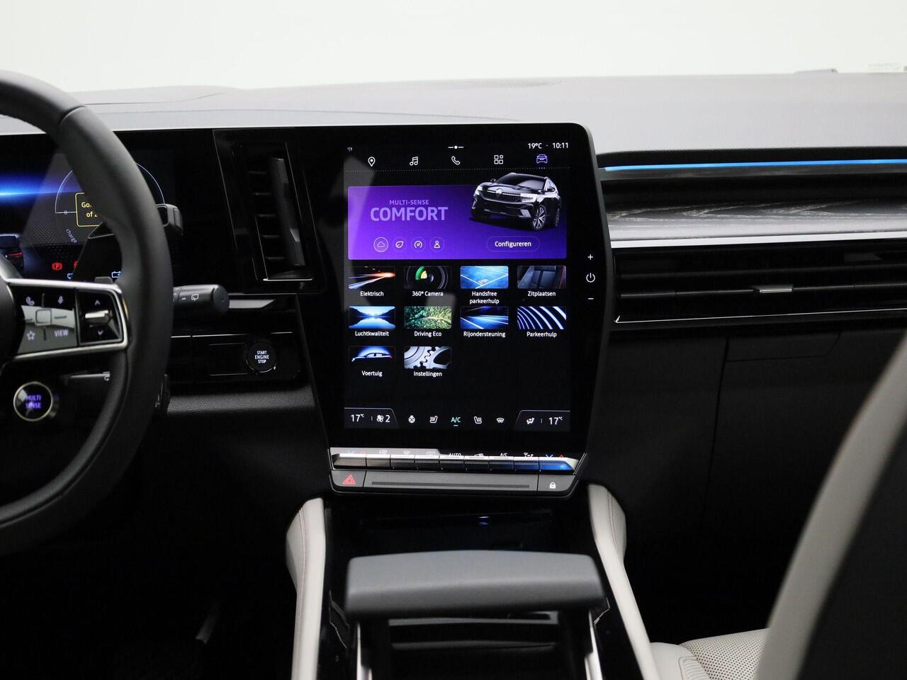 Renault ESPACE E-Tech full hybrid 200 iconic 7p. | Head-up Display | 4Control | 360-graden Camera | Stoel- & Stuurwielverwarming | Voorruit Verwarmd | Elektrisch Verstelbare Stoelen | Lederen Bekleding 'Gris Sable' | Adaptieve Cruise Control | 20" LMV "Effie'