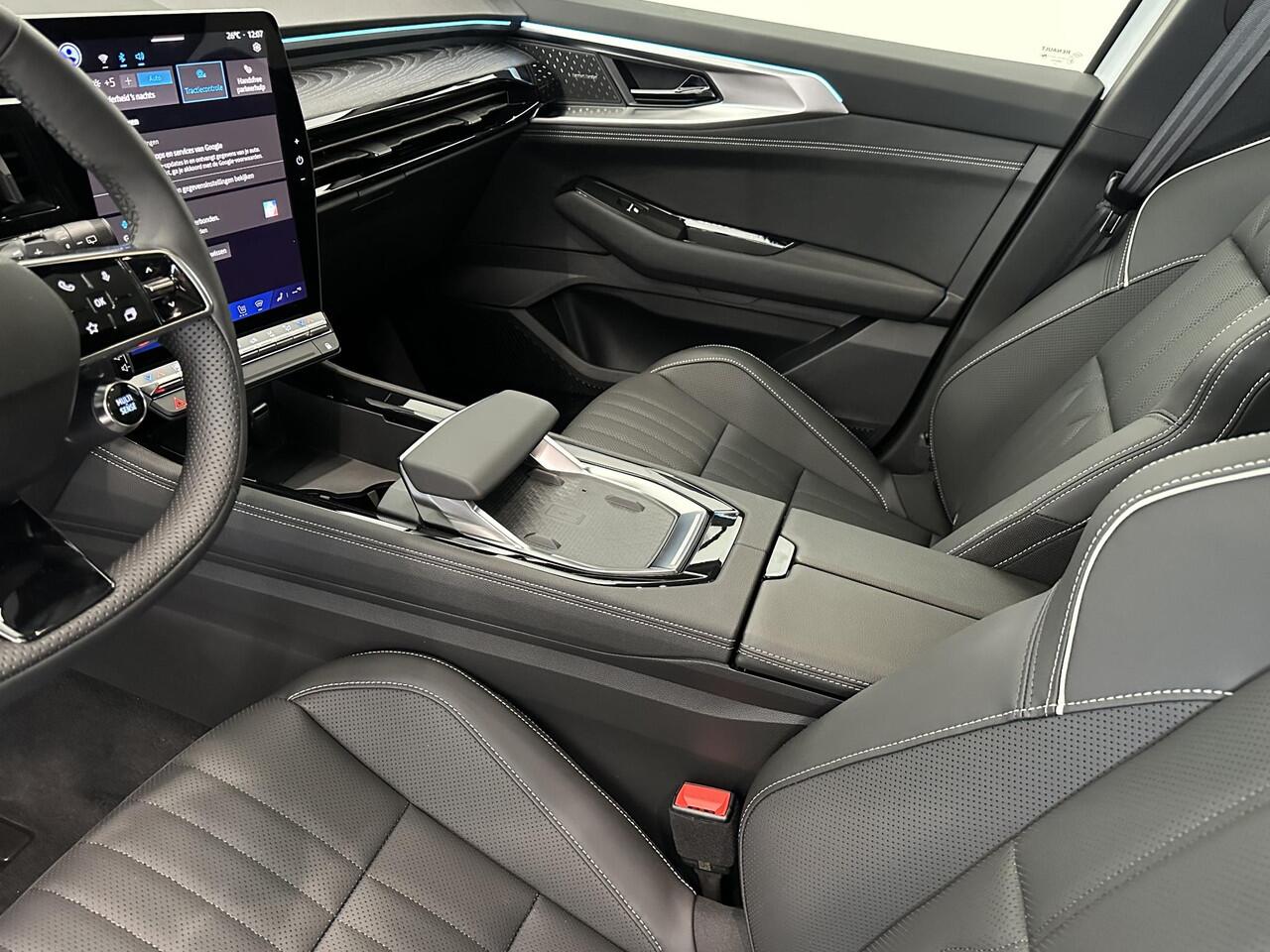 Renault ESPACE 1.2 E-Tech full hybrid 200 Iconic 7p. | Pack Vision | Pack Light & Sound | All season banden | Van: ¤ 59.332,- nu rijklaar voor: ¤ 58.332,-