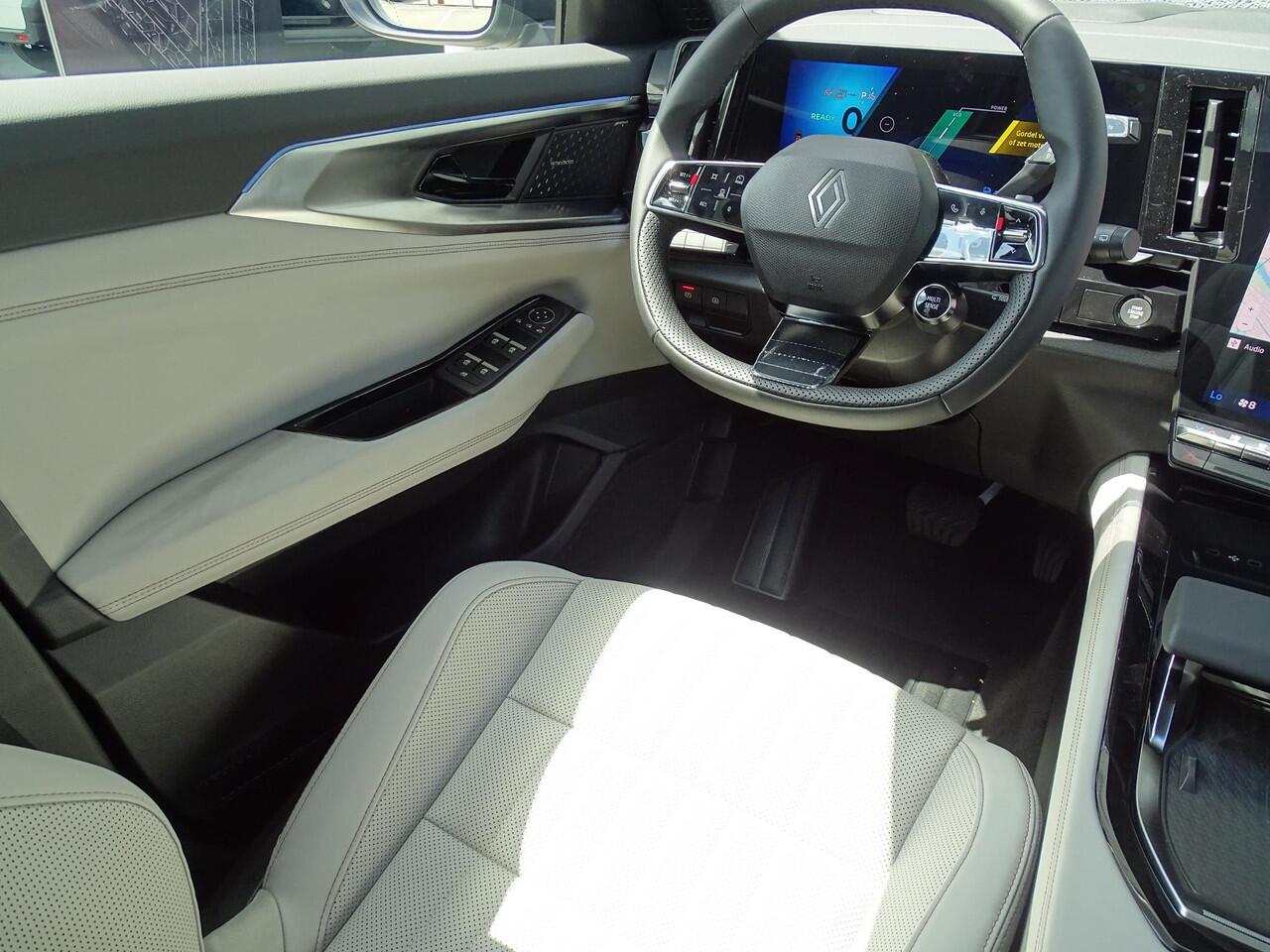 Renault ESPACE E-Tech full hybrid 200 iconic 7p. | PACK HARMAN KARDON | PACK ADVANCED DRIVING ASSIST | PANORAMISCH VAST DAK | EASY PARK ASSIST |