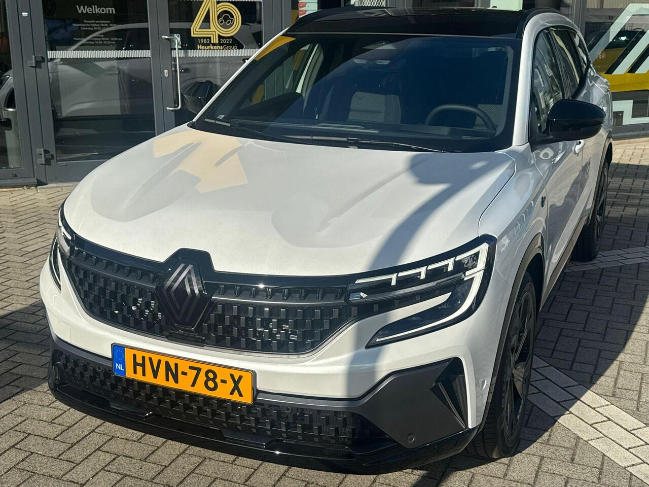 Renault ESPACE E-Tech full hybrid 200 esprit Alpine 7p. Panorama glazen dak * Harman & Kardon * Pack Advanced Driving Assist