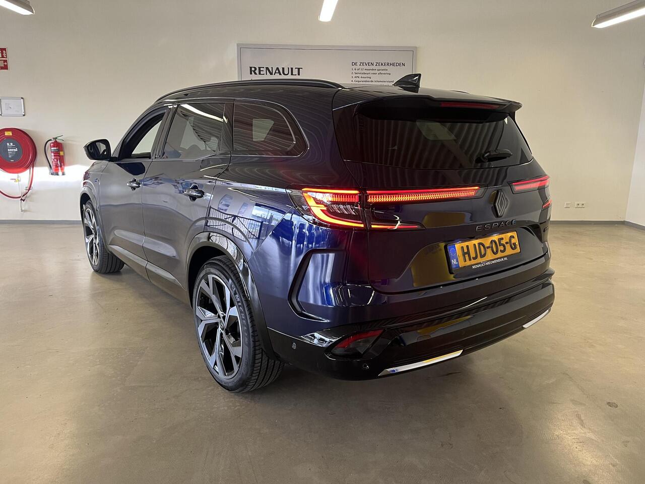 Renault ESPACE E-Tech full hybrid 200 esprit Alpine 7p. APPLE CARPLAY ANDROID AUTO / CLIMATE CONTROLE PARKEERSENSOREN RONDOM / CAMERA / ELEKTRISCHE ACHTERKLEP / ADAPTIEVE CRUISE CONTROLE.