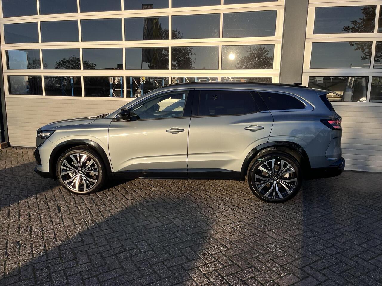 Renault ESPACE E-Tech full hybrid 200 iconic 7p.