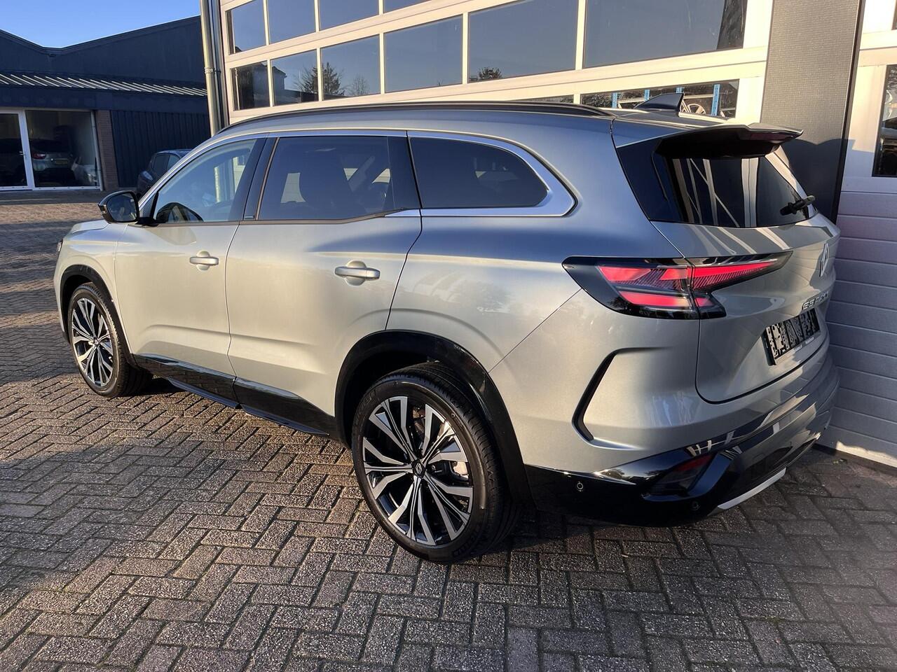 Renault ESPACE E-Tech full hybrid 200 iconic 7p.