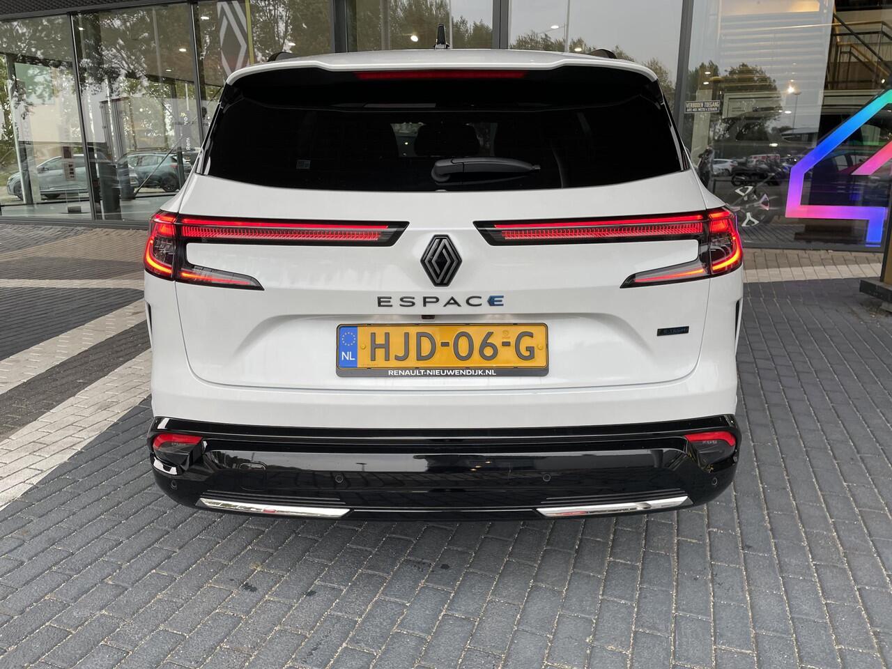 Renault ESPACE E-Tech full hybrid 200 esprit Alpine 7p. / PACK HARMAN KARDON / PACK ADVANCED DRIVING ASSIST