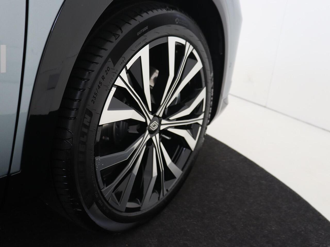 Renault ESPACE E-Tech Full Hybrid Iconic 5p. 200PK | Head-Up Display | Solarbay Panoramadak | Harman Kardon Audio | Volleder Interieur | 360 Camera | 20'' Inch Velgen | Stoelmassage | Apple CarPlay & Android Auto