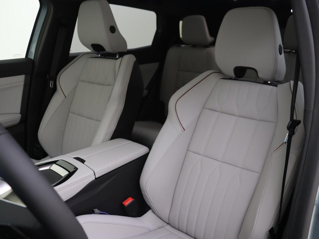 Renault ESPACE E-Tech Full Hybrid Iconic 5p. 200PK | Head-Up Display | Solarbay Panoramadak | Harman Kardon Audio | Volleder Interieur | 360 Camera | 20'' Inch Velgen | Stoelmassage | Apple CarPlay & Android Auto