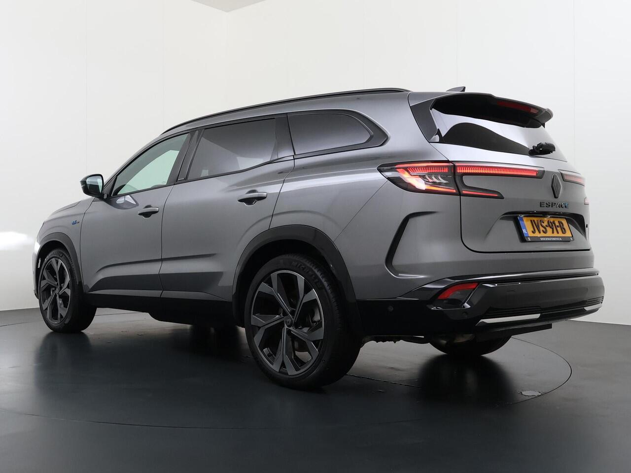 Renault ESPACE E-Tech full hybrid 200 esprit Alpine 7pl VAN ¤43.900,- NU VOOR SLECHTS ¤39.877,- Uw LENTEVOORDEEL ¤4.023,- |7 Persoons | 20 inch | Adaptieve cruise control | Fabrieksgarantie tot 7-2027 | stoel + stuurverwarming | BTW verrekenbaar |