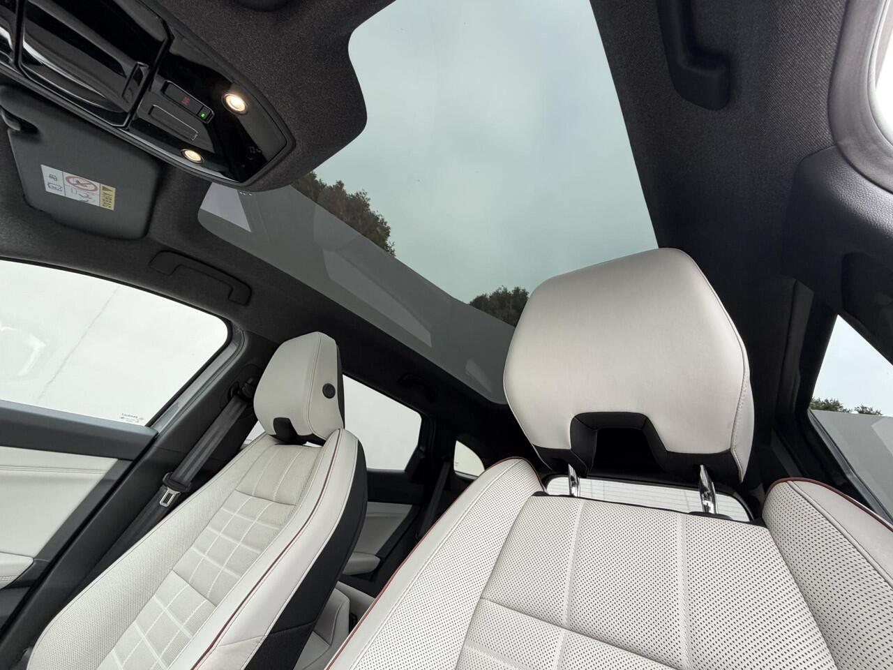 Renault ESPACE E-Tech full hybrid 200 iconic 7p. Automaat / All Season Banden / Lederen Bekleding / Elektrische Stoelen met Geheugen / Harman Kardon Premium / Head Up Display / Panoramadak / Stoel & Stuurverwarming /