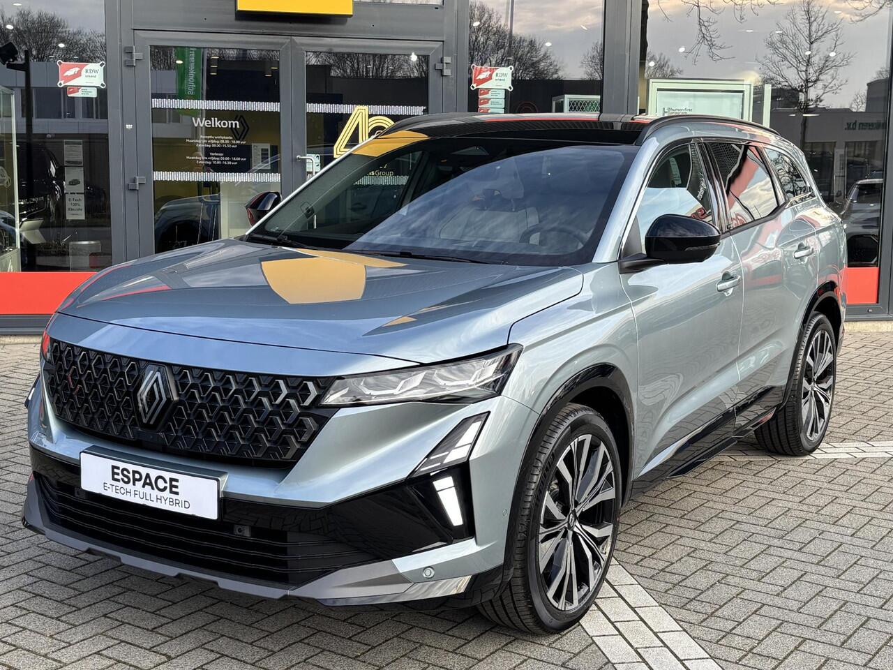 Renault ESPACE E-Tech full hybrid 200 iconic 7p. l Meer dan ¤ 4.000 voorraadvoordeel! l Gratis 5 jaar fabrieksgarantie! l Uit voorraad leverbaar!