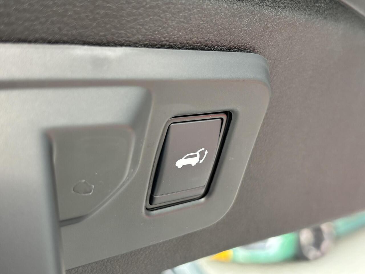 Renault ESPACE E-Tech full hybrid 200 iconic 7p. l Meer dan ¤ 4.000 voorraadvoordeel! l Gratis 5 jaar fabrieksgarantie! l Uit voorraad leverbaar!