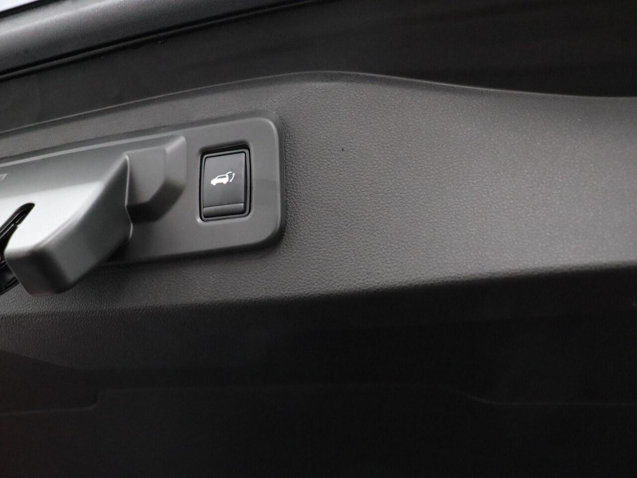 Renault ESPACE E-Tech full hybrid 200 esprit Alpine 7p. / PACK AROUND VIEW CAMERA / PACK LIGHT & SOUND /