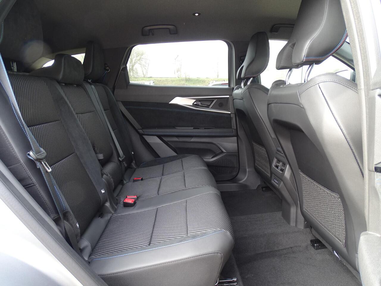 Renault ESPACE E-Tech full hybrid 200 esprit Alpine 5p. NU 5 JAAR GARANTIE! / PACK AROUND VIEW CAMERA / PACK COMFORT / MATTE LAK