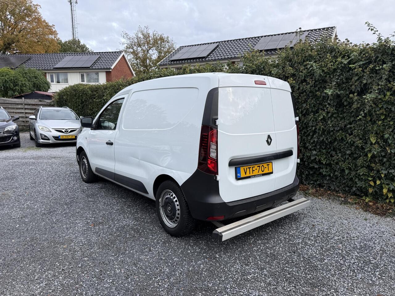 Renault EXPRESS 1.5 dCi 95 Comfort | Airco | Cruise Control | Elekt. Ramen | Radio / DAB+ | PDC | APK tot 15-02-2026!