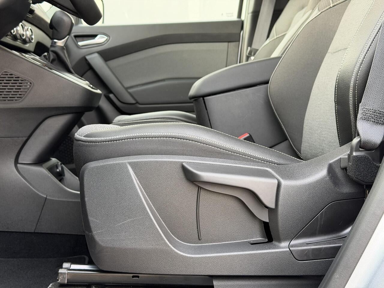 Renault GRAND KANGOO TCe 130 EDC Techno L2 / 7 Persoons / Automaat / Fabrieksgarantie tot 05-2027 / Camera / Navigatie / Cruise / Clima / AppleCarplay & Android auto / Parkeersensoren /