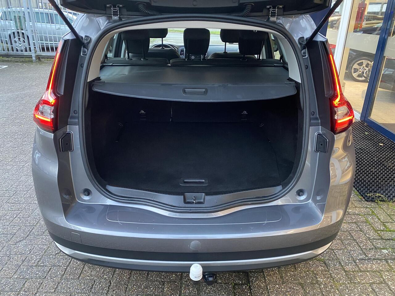Renault GRAND SCENIC 1.4 TCe Zen / NL-Auto / 1e-Eigenaar / Cruise-Control / Climate-Control / Apple-Carplay & Android-Auto / Keyless / DAB Radio-Bluetooth / Navi / Armsteun V+A / 20'' LMV / ENZ.