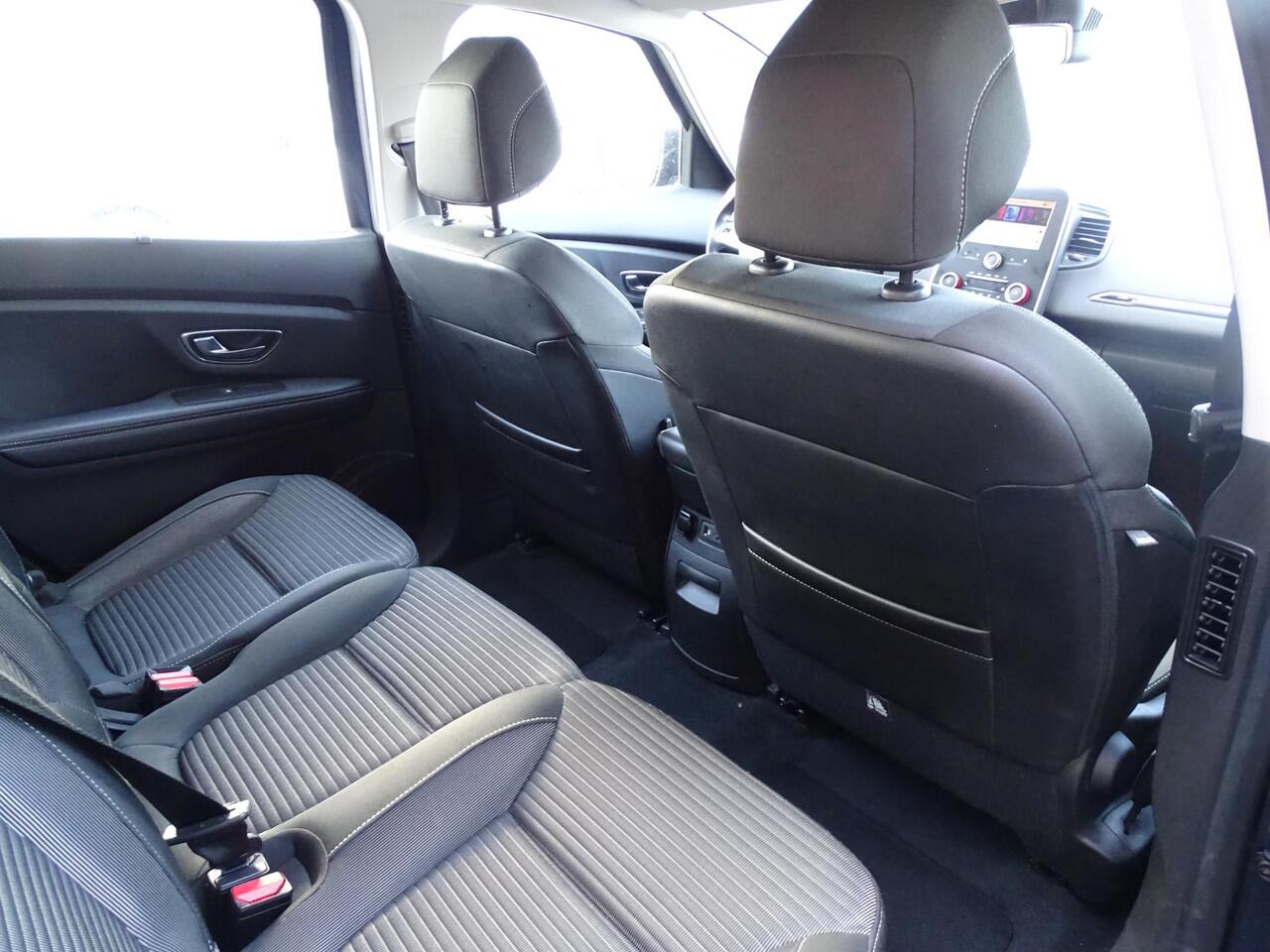 Renault GRAND SCENIC 1.5 dCi Zen Hybrid Assist 6-bak| 7-PERSOONS| MULTIMEDIA| NAVIGATIE| AIRCO/ECC| CRUISECONTOL| TREKHAAK