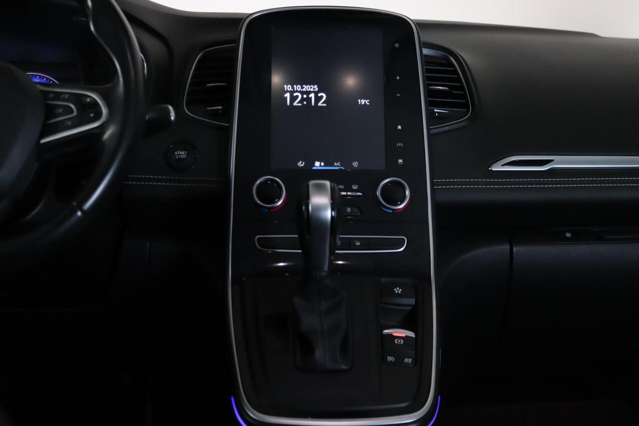 Renault GRAND SCENIC 1.3 TCe Bose Trekhaak, Leder, Head Up, Navigatie,