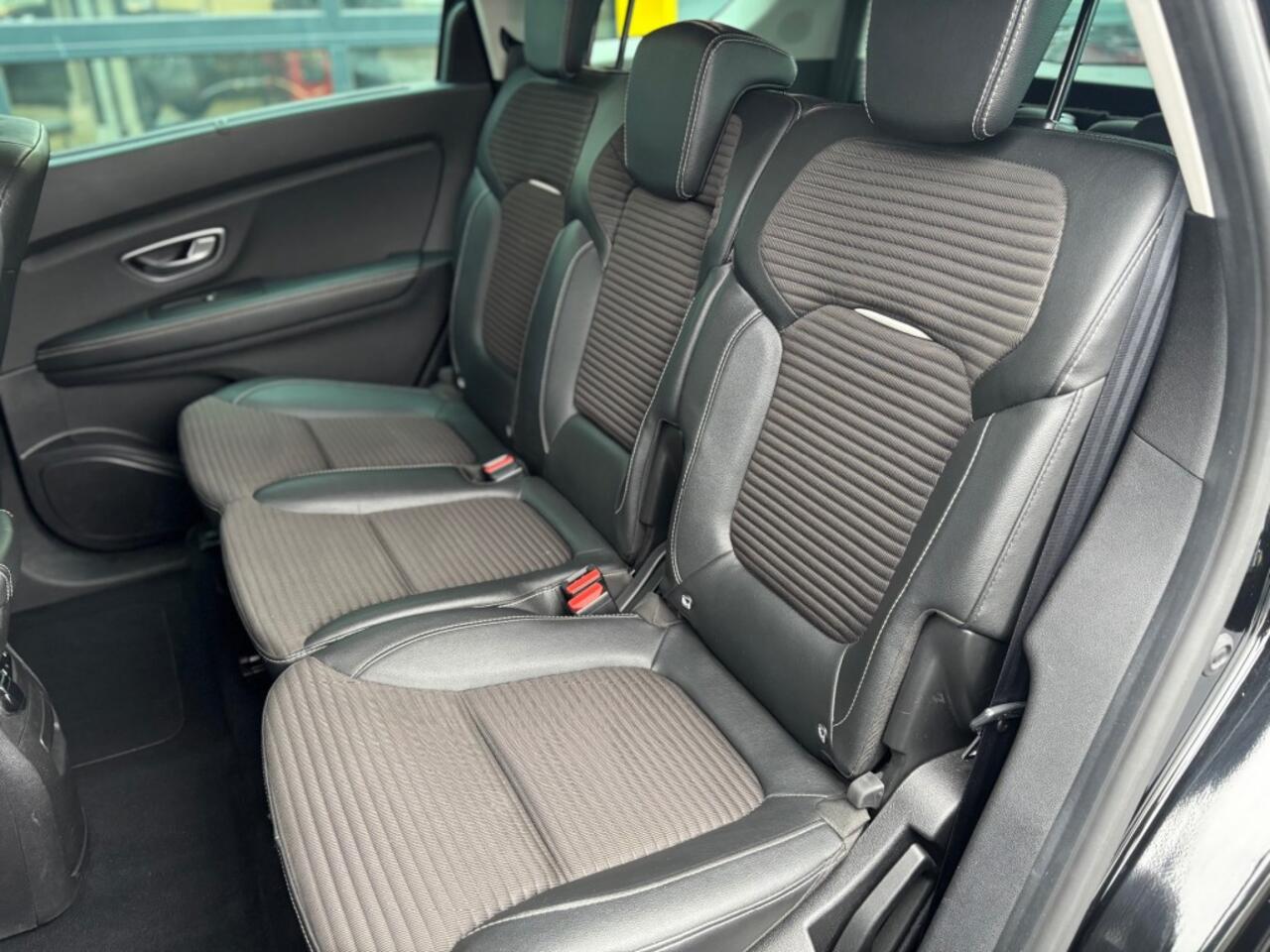 Renault GRAND SCENIC 1.3 TCe 140 Intens 7 Pers. Camera