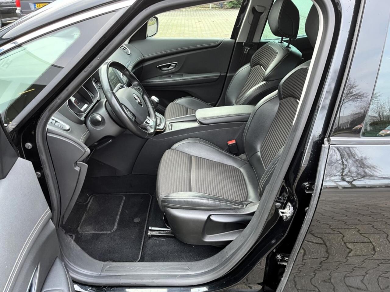 Renault GRAND SCENIC 1.3 TCE INTENS / 7 Pers / Trekhaak/ All-season / Carplay / APK
