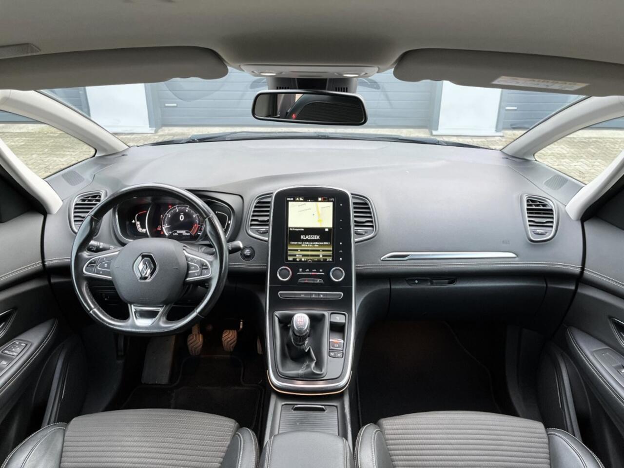 Renault GRAND SCENIC 1.3 TCE INTENS / 7 Pers / Trekhaak/ All-season / Carplay / APK
