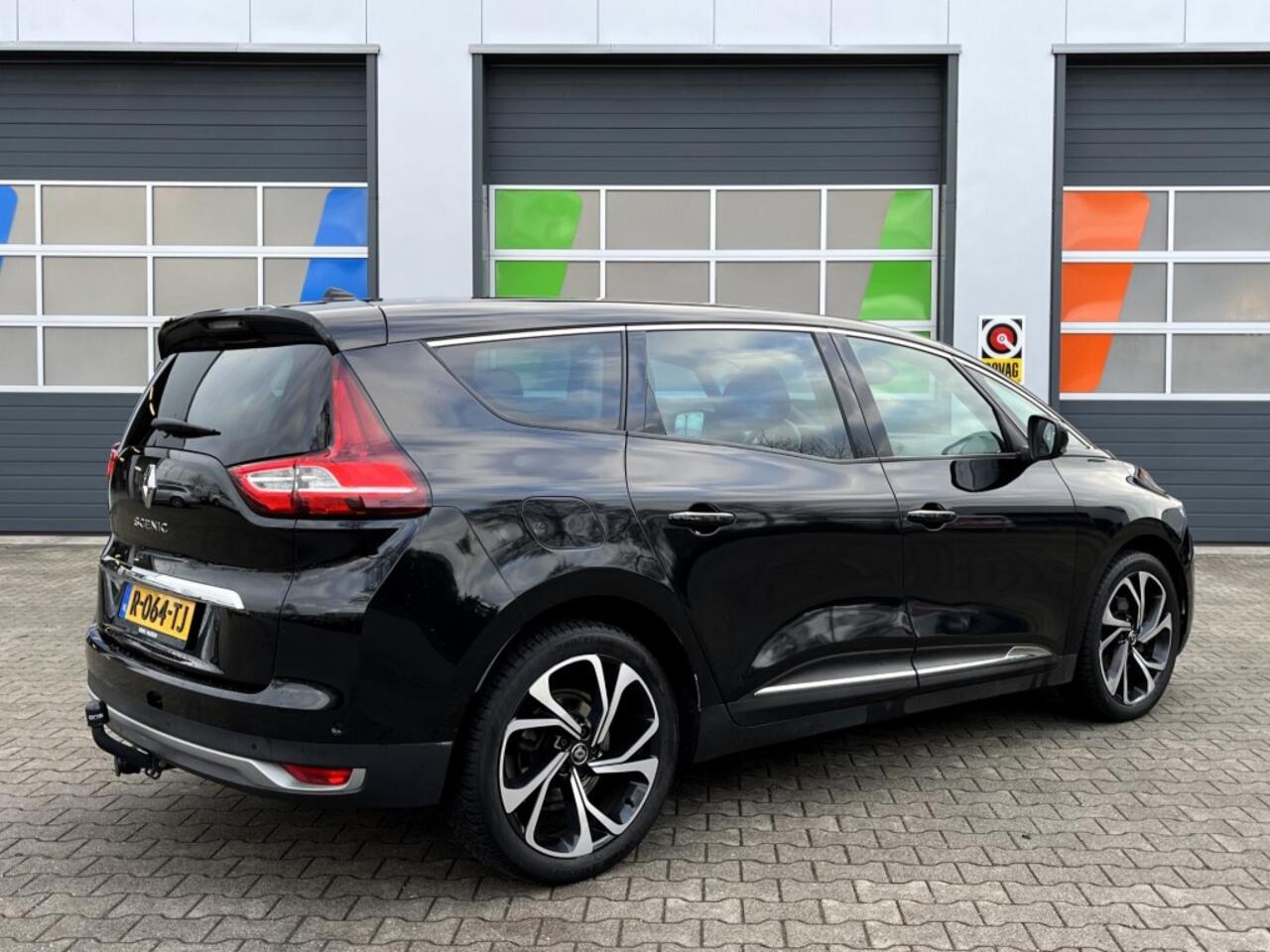 Renault GRAND SCENIC 1.3 TCE INTENS / 7 Pers / Trekhaak/ All-season / Carplay / APK