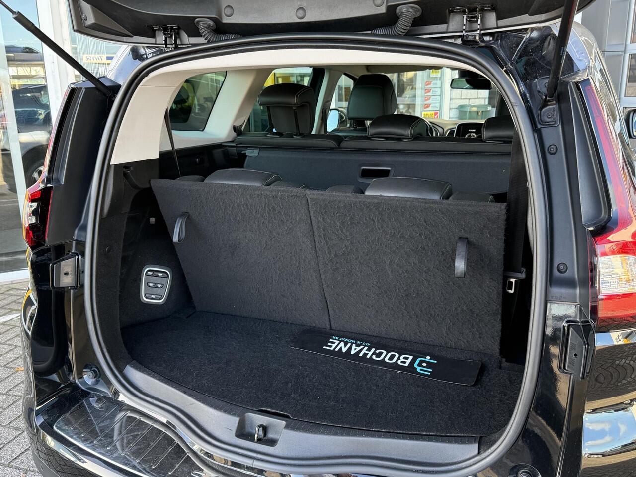 Renault GRAND SCENIC 1.3 TCe Intens 7p. | Trekhaak | Navigatie | Achteruitrijcamera | LED | DAB | Climate Control | Key-less | Cruise Control | Lichtmetaal |