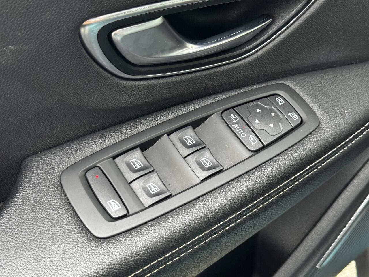 Renault GRAND SCENIC 1.3 TCe Intens 7 persoons! / Trekhaak 1.500 KG Trekgewicht / Adaptieve Cruise Control / Navigatie / Climate Control / Stoelverwarming / Parkeersensoren Voor + Achter / Achteruitrijcamera / 20 Inch Lichtmetalen Velgen /