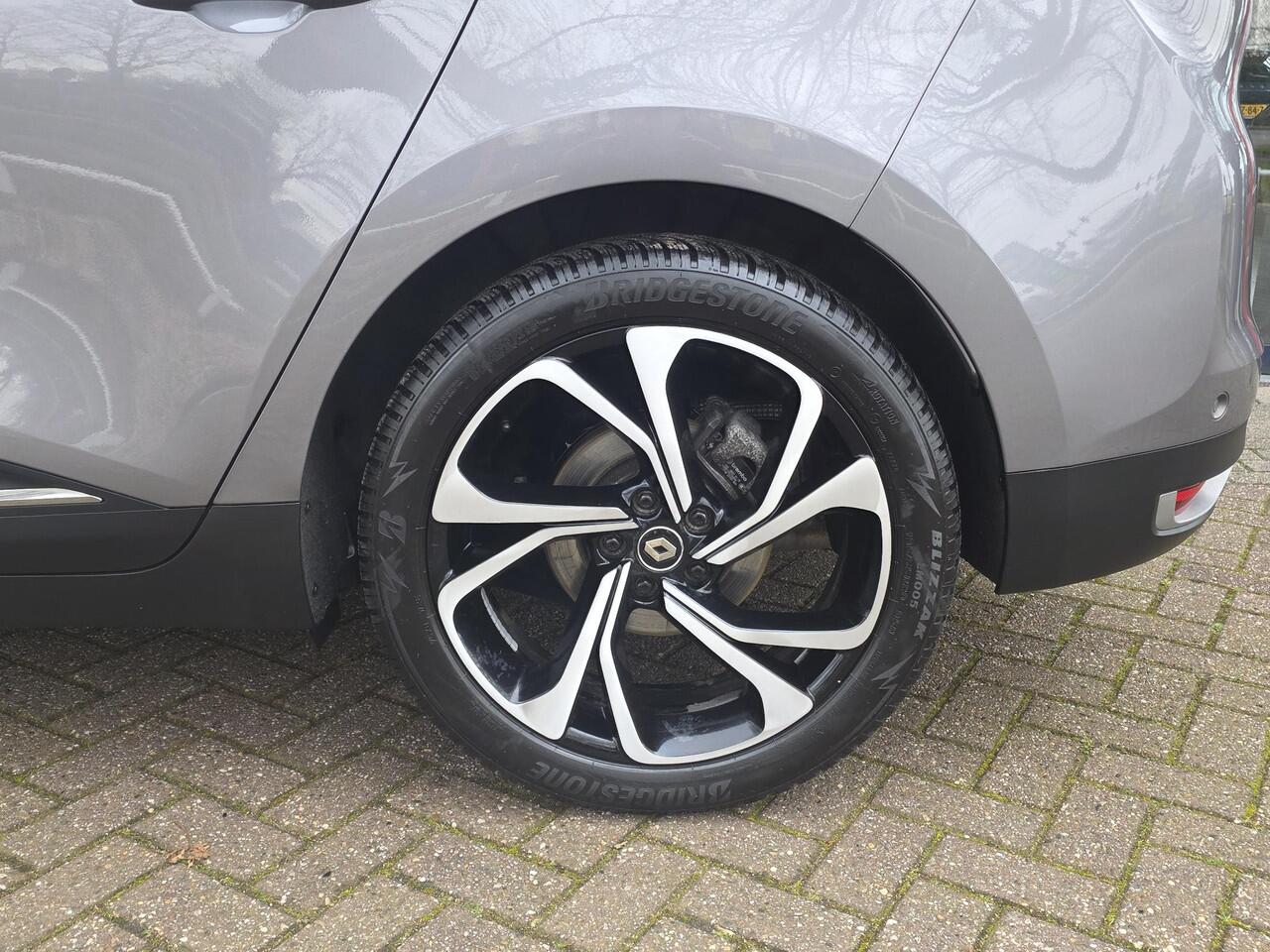 Renault GRAND SCENIC 1.3 TCe Executive AUTOMAAT | Panodak | Trekhaak | Leer | Stoelverwarming | Cruise Control