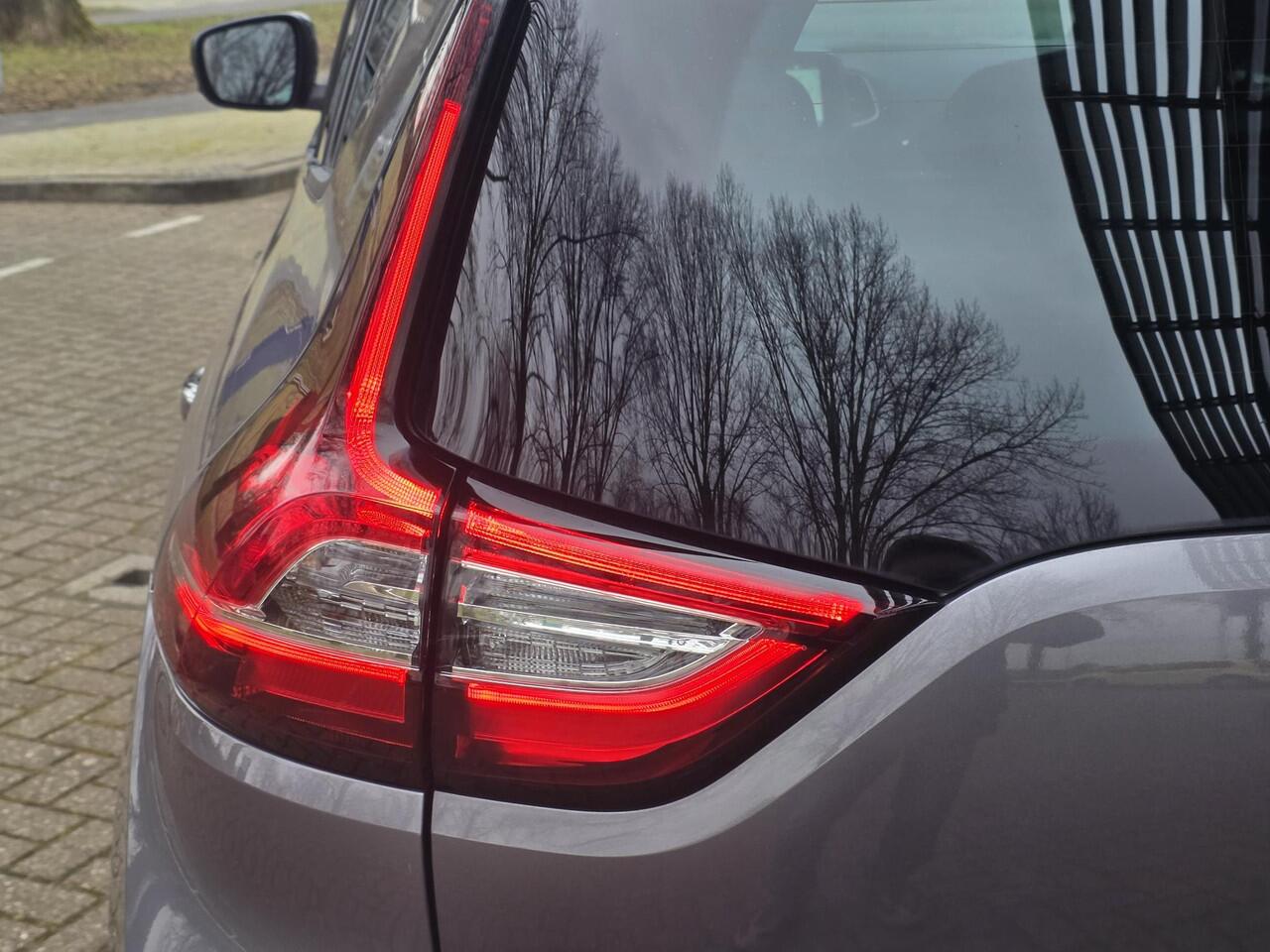 Renault GRAND SCENIC 1.3 TCe Executive AUTOMAAT | Panodak | Trekhaak | Leer | Stoelverwarming | Cruise Control