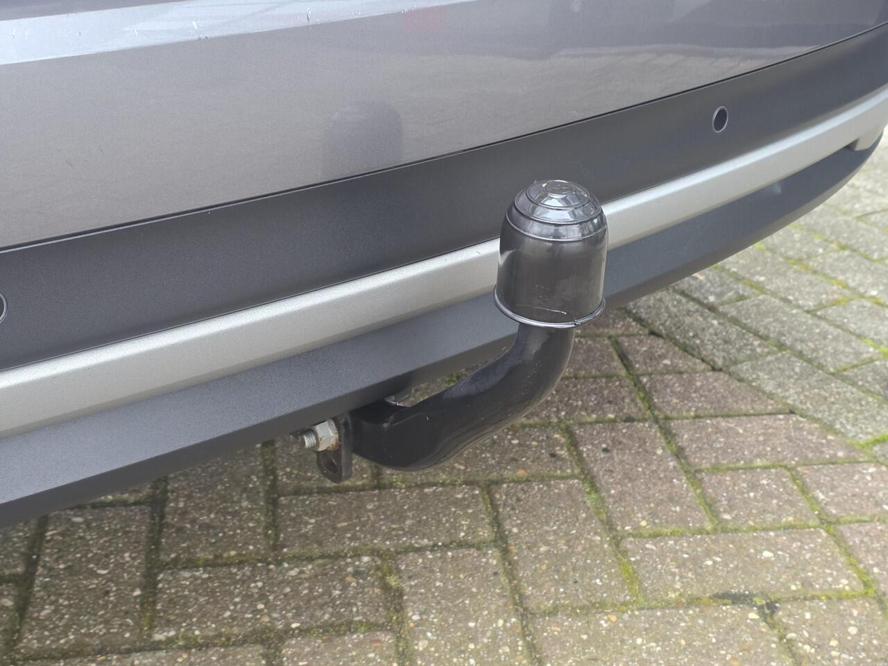 Renault GRAND SCENIC 1.3 TCe Executive AUTOMAAT | Panodak | Trekhaak | Leer | Stoelverwarming | Cruise Control